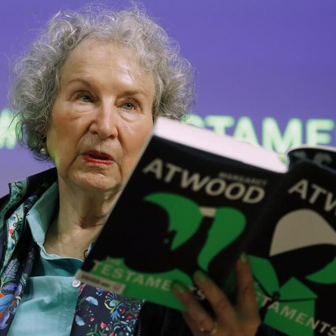 Book thief in plot that duped famous authors avoids prison